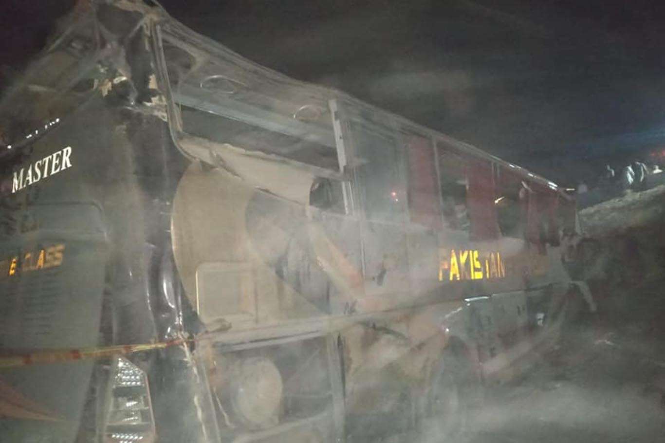 تصادف اتوبوس در پاکستان: 7 نفر جان باختند